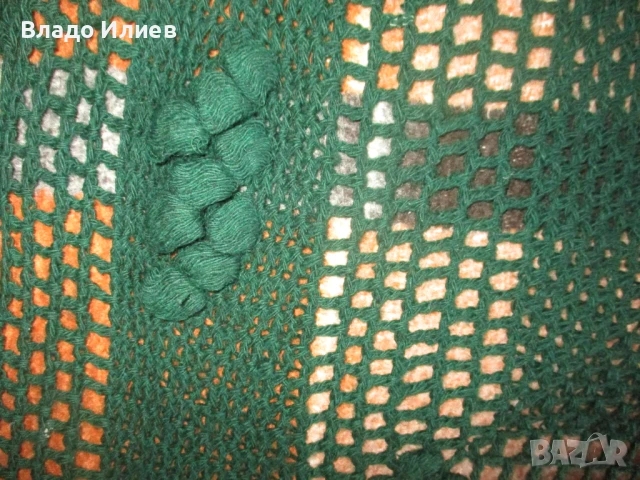 Покривка за легло или маса вълнена ръчно плетена неупотребявана 140/140 сантиметра, снимка 3 - Покривки за легло - 50907459