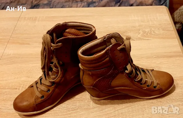 Стабилни, топли ботиJUST MAZZONI, снимка 4 - Дамски боти - 49229619