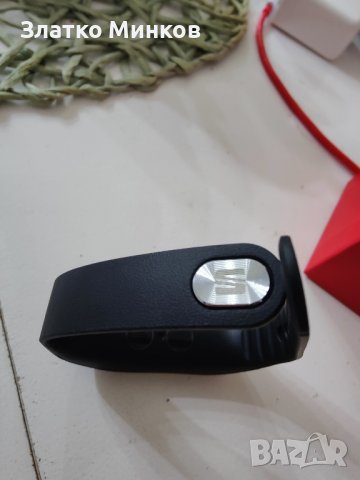 Fitness tracker Seat нов в кутия Фитнес Гривна Сеат, снимка 5 - Гривна - 44131337