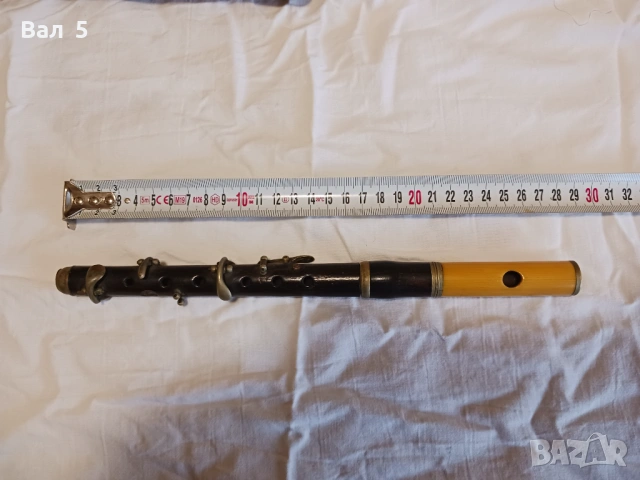 Много стара пиколо флейта