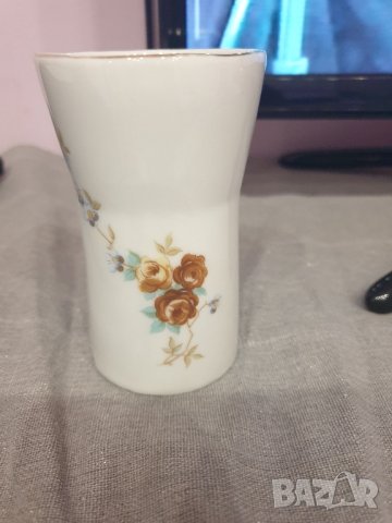 Порцеланова ваза/вазичка, снимка 3 - Вази - 44011469