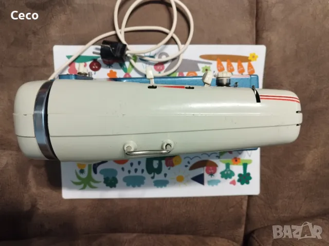 продавам ретро портативна шевна машина , снимка 5 - Шевни машини - 48446768