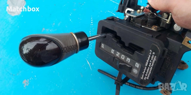 Скоростен лост за Мерцедес 124 автоматик, снимка 3 - Части - 51891787