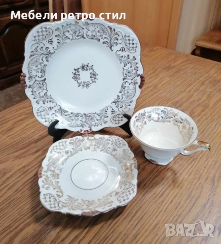 Луксозен винтидж порцеланов комплект с фина златна орнаментика и красиви флорални детайли. , снимка 6 - Чаши - 52720053
