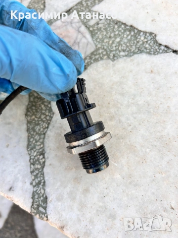 0281002937. Датчик налягане на горивото Шевролет Каптива. 2.0 vidi. 150кс. 2006-2011г, снимка 2 - Части - 53159119