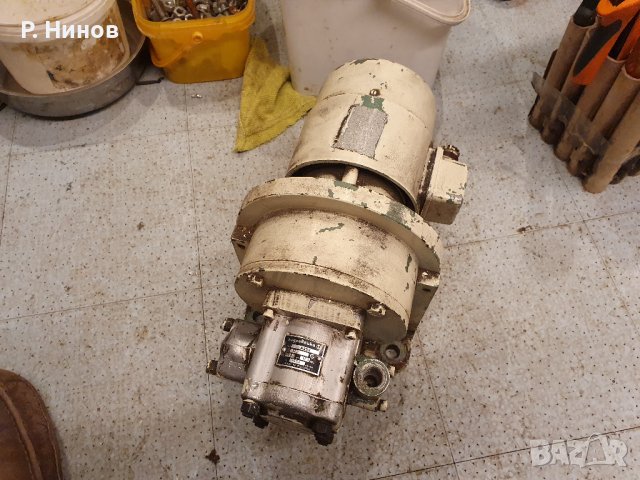 хидравлична помпа А 25 Х комплект с двигател на лапи, снимка 1