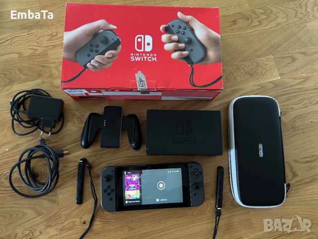 Конзола Nintendo switch пълен комплект с кутия+ оригинален калъф