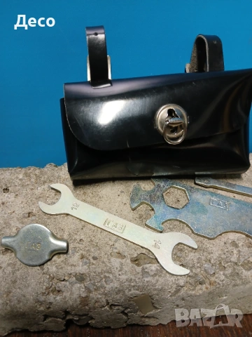 Стара чантичка със инструменти ГАЗ за ретро велосипед., снимка 2 - Други ценни предмети - 53477306