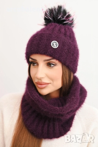 Дамски зимен комплект за жени – шапка с привличащ вниманието голям помпон и мек шал, 8цвята , снимка 2 - Шапки - 52339959