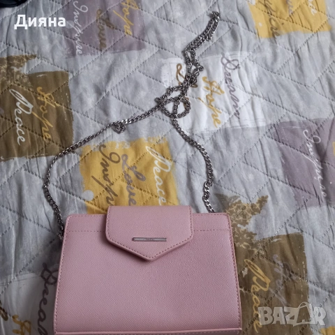 Нова дамска чанта BERSHKA