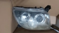 Фар десен оргинален с ксенон за Toyota Avensis t25, снимка 1