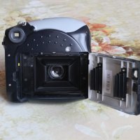 Polaroid 300 Instant Film Camera, снимка 7 - Фотоапарати - 39801110
