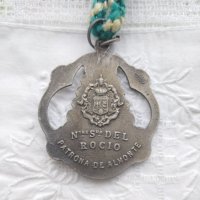 Старинен религиозен медальон Дева Мария с младенец, снимка 4 - Колиета, медальони, синджири - 43047732