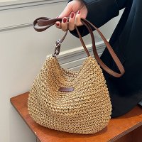 малка плетена чанта, снимка 2 - Чанти - 42974141