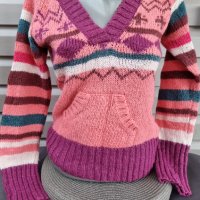Дамски вълнен пуловер , снимка 1 - Блузи с дълъг ръкав и пуловери - 38977941