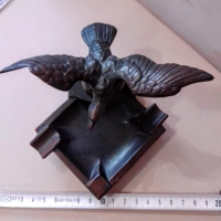 Орел-пепелник-скулптура, снимка 3 - Антикварни и старинни предмети - 36459135