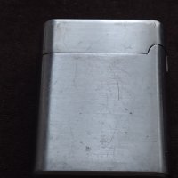 Модерна запалка MARLBORO метална с реотан работи перфектно състояние 27953, снимка 2 - Запалки - 43638751