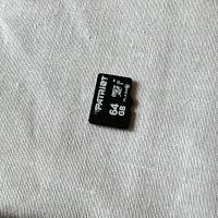 MicroSD карта 64 GB + четец, снимка 1 - Карти памет - 43971528
