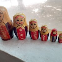 Стара руска кукла матрьошка с интарзия 7 броя, снимка 1 - Антикварни и старинни предмети - 37430506