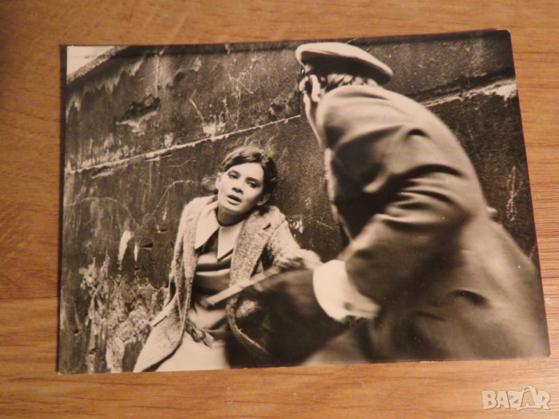 Картичка с Виолета Гиндева и големия Стефан Данаилов от филма ,, ЧЕРНИТЕ АНГЕЛИ ,, - издание 70те го, снимка 1