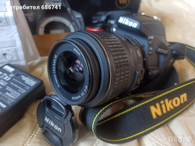 Фотоапарат Nikon D5600 на 9536 кадъра , снимка 1