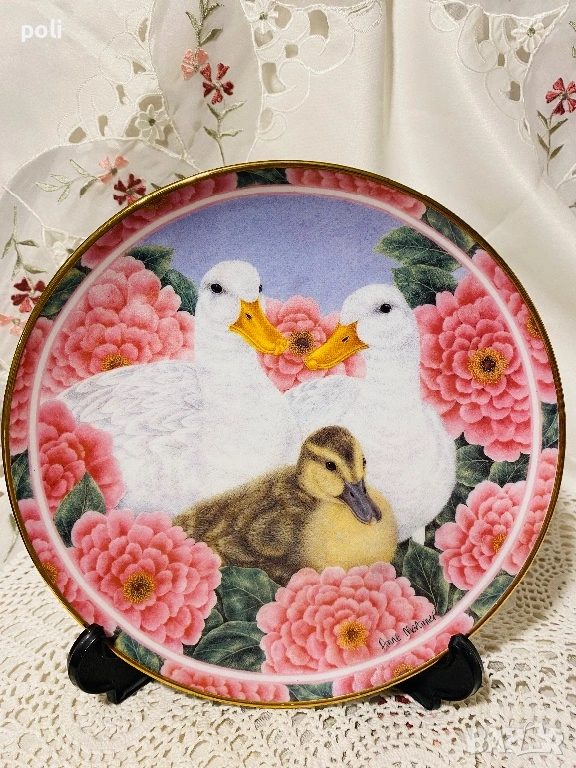 порцеланова чиния за стена , снимка 1