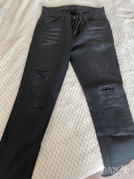 Черни дънки с изтъркан ефект и кръпки - S размер, снимка 1