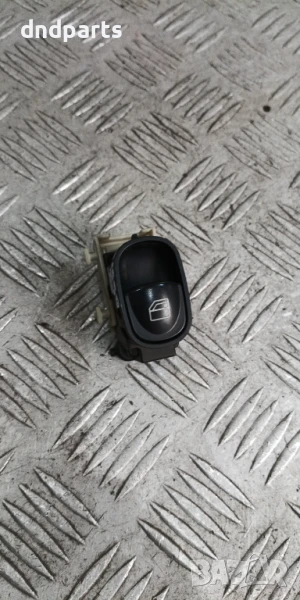 Бутон врата Mercedes C-Class W203 2002г.(заден десен)	, снимка 1