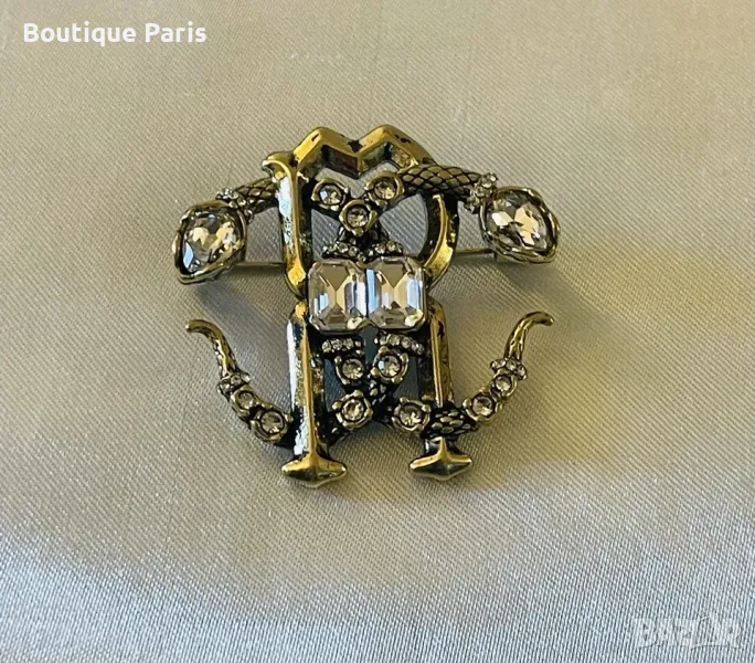 Roberto Cavalli оригинална брошка, снимка 1