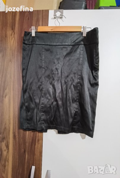 Черна сатенена права пола с цепка, снимка 1