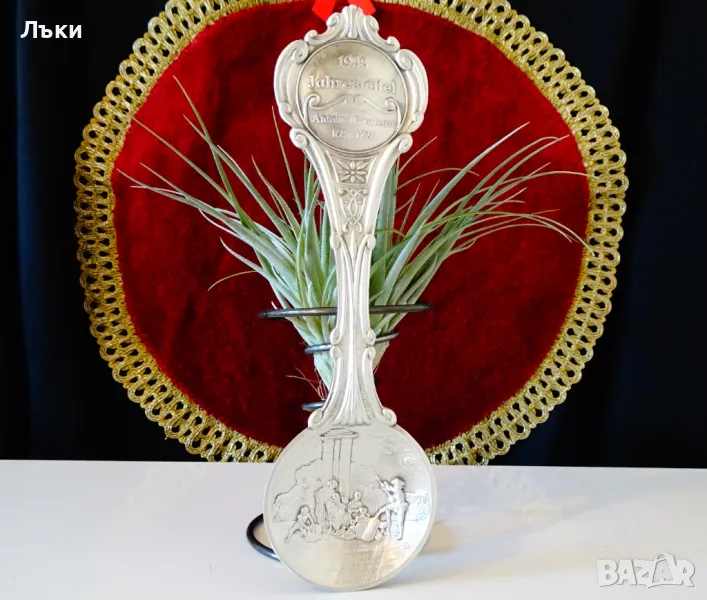 Лъжица от калай с картина Музикалното парти. , снимка 1