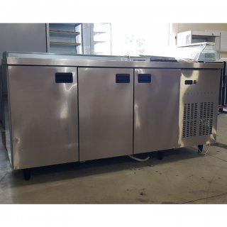 Хладилна маса SA 901- 257 литра -2 врати от ,,Maxima'' в Обзавеждане на  кухня в гр. Варна - ID38482400 — Bazar.bg