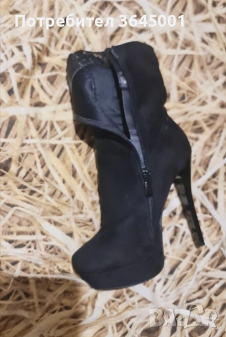 Елегантни дамски боти от висококачествен велур със тънък необлечен ток и платформа. N36 , снимка 5 - Дамски боти - 53345916