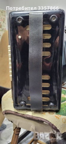 Акордеон WELTMEISTER 40 баса с куфар, снимка 3 - Акордеони - 52818936