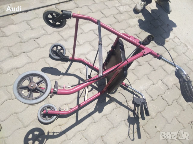 Сгъваема проходилка ролатор с мека седалка. Регулиране височината на ръкохватките. За инвалиди, възр, снимка 4 - Ролатори - 50810013