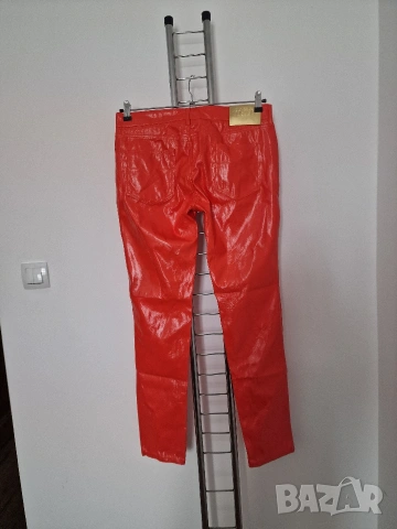 Страхотни дамски панталони VERSACE JEANS COUTURE размер 31 , снимка 8 - Панталони - 53574584