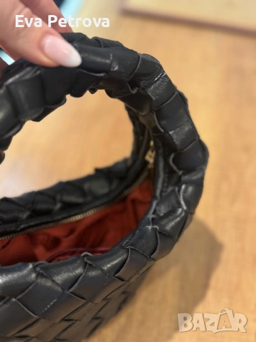 Дамска чанта мини по модел на Bottega Veneta Jodie, снимка 3 - Чанти - 53045616