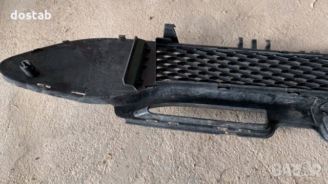Решетка в бронята за Mercedes GLA W 156, снимка 5 - Части - 34778999
