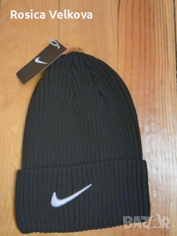 Зимни маркови шапки , снимка 9 - Шапки - 53512660