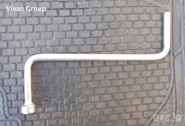 Оригинален ключ за болтове BMW, снимка 2 - Аксесоари и консумативи - 47993329