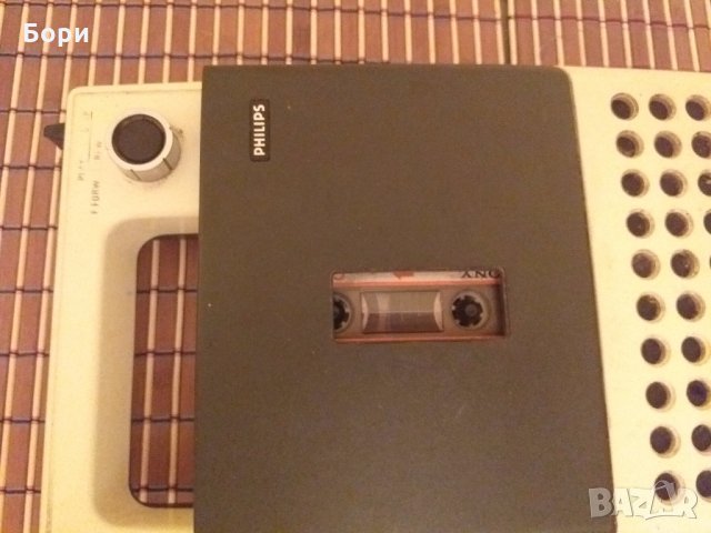 Касетофон PHILIPS N 2000, снимка 2 - Радиокасетофони, транзистори - 27112287