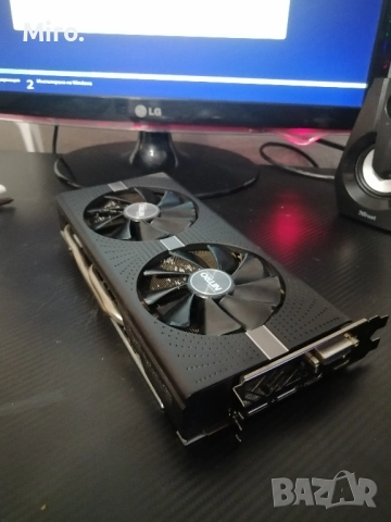 Sapphire nitro plus RX 570 4 GB GDDR5 , снимка 2 - Видеокарти - 52434702