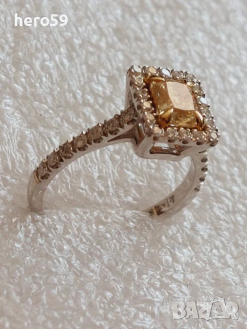 Дизайнерски дамски златен пръстен 14к с 1 карат натурален жълт Брилянт,форма принцес и бели брилянти, снимка 5 - Пръстени - 51317440