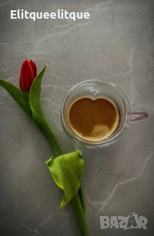 Двустенна стъклена термо чаша във формата на сърце 