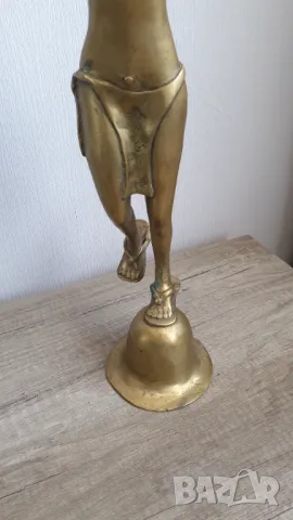 Голяма африканска бронзова пластика на жена, снимка 13 - Антикварни и старинни предмети - 47655873