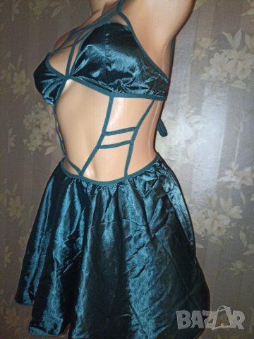 Великолепна сатенена нощничка пълен клош,  в тюркоазен цвят с чокър М 