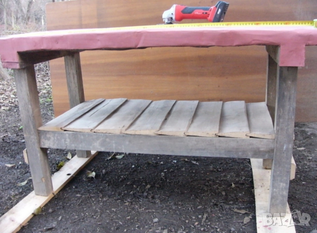 Българска Дървена Шлосерска Работнa МАСА 138x64x71 см Плот Тезгях с Ламарина с Рафт Стелаж БАРТЕР, снимка 2 - Други инструменти - 51946895