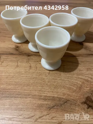 Vintage 1970s .Set of 5 Arcopal Egg Cups.France