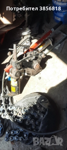 Истромент за рязане на тръби с гомям размер.