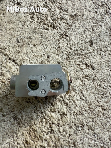 Разширителен клапан климатик БМВ Е90 91 BMW, снимка 2 - Части - 52219947